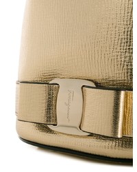 Золотая кожаная сумка-мешок от Salvatore Ferragamo