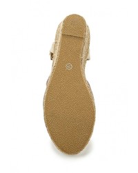 Золотые босоножки на танкетке от Lola Blue