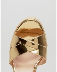 Золотые босоножки на танкетке от Office