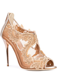 Женские золотые босоножки от Oscar de la Renta