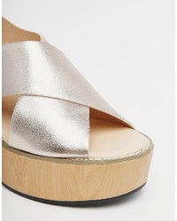 Женские золотые босоножки от Park Lane