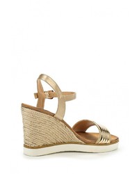 Золотые кожаные босоножки на танкетке от GLAMforever