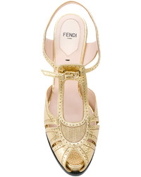 Женские золотые кожаные босоножки от Fendi