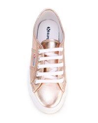 Женские золотые кожаные низкие кеды от Superga