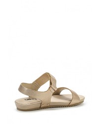 Золотые кожаные сандалии на плоской подошве от Betsy