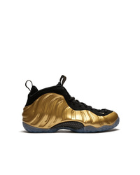 Мужские золотые кроссовки от Nike