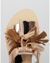 Золотые сандалии на плоской подошве от Glamorous