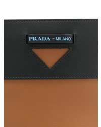 Коричневая кожаная большая сумка от Prada