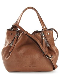 Коричневая кожаная сумка-мешок от Burberry