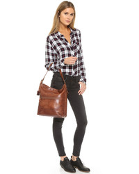 Коричневая кожаная сумка-мешок от Frye