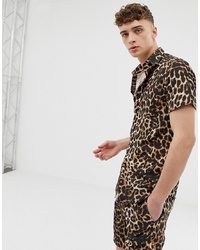 Коричневая рубашка с коротким рукавом с леопардовым принтом