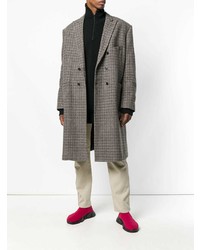 Коричневое длинное пальто в шотландскую клетку от Balenciaga