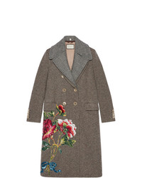 Женское коричневое пальто с вышивкой от Gucci
