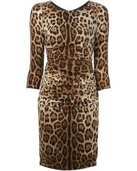 Коричневое платье-футляр с леопардовым принтом от Dolce & Gabbana