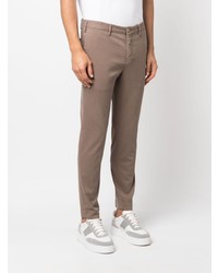 Коричневые брюки чинос от Incotex