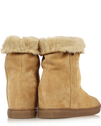 Коричневые замшевые ботильоны на танкетке от Common Projects