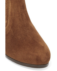 Коричневые замшевые ботильоны от Stuart Weitzman