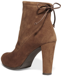 Коричневые замшевые ботильоны от Stuart Weitzman
