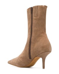 Коричневые замшевые ботильоны от Yeezy