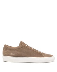 Мужские коричневые замшевые низкие кеды от Common Projects