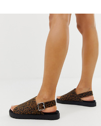 Коричневые замшевые сандалии на плоской подошве с леопардовым принтом от Monki