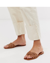 Коричневые кожаные сандалии на плоской подошве от Mango