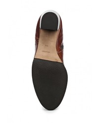 Коричневые кожаные сапоги от Bata