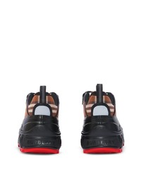 Мужские коричневые кроссовки от Burberry