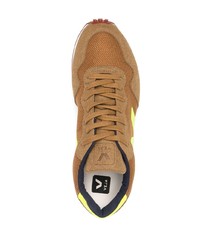 Мужские коричневые кроссовки от Veja