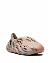 Мужские коричневые кроссовки от adidas YEEZY