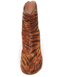 Коричневые меховые ботильоны от Maison Margiela