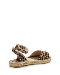 Коричневые сандалии на плоской подошве от Cuplé