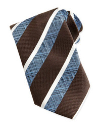 Коричневый галстук в вертикальную полоску