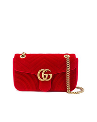 Красная бархатная сумка через плечо от Gucci