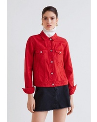 Женская красная джинсовая куртка от Mango