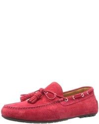 Красная замшевая обувь