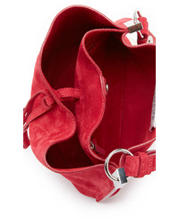 Красная замшевая сумка-мешок от Maison Margiela