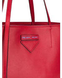 Красная кожаная большая сумка от Prada