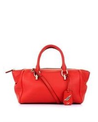Красная кожаная спортивная сумка