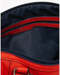 Женская красная кожаная спортивная сумка от Fiorelli