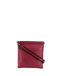Красная кожаная сумка почтальона от Bottega Veneta