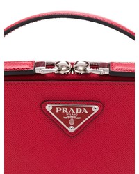 Красная кожаная сумка почтальона от Prada