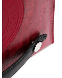 Красная кожаная сумка почтальона от Fendi