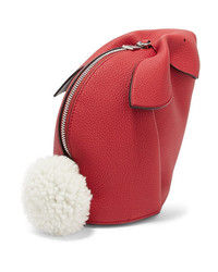 Красная кожаная сумка-саквояж от Loewe