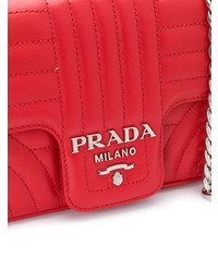 Красная кожаная сумка через плечо от Prada