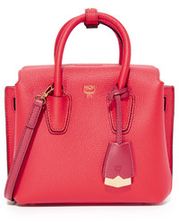 Женская красная кожаная сумка от MCM
