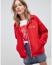 Красная куртка в стиле милитари от Tommy Hilfiger