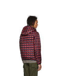 Мужская красная куртка-пуховик с принтом от Moncler