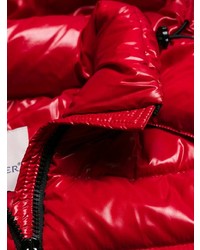 Женская красная куртка-пуховик от Moncler