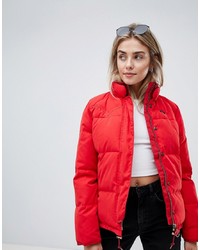 Женская красная куртка-пуховик от Lee